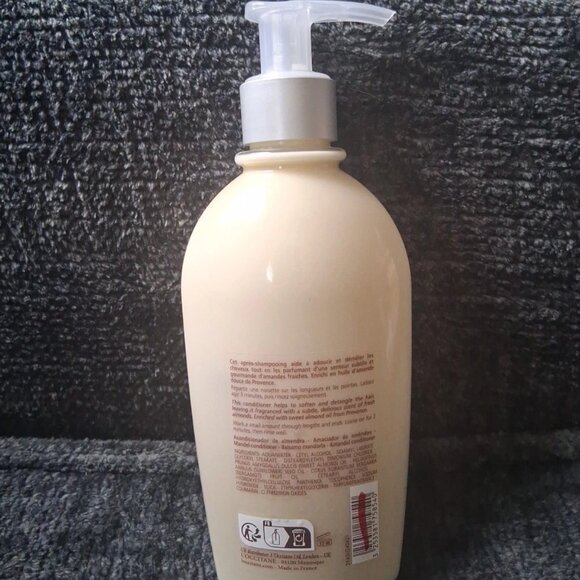 L'Occitane Almond Conditioner with Almond Oil for All Hair Types 8.1 oz / 240 ml - Picture 2 of 2